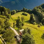 Nature Hideaway Homes With Sauna - One Bedroom * Slap ob Idrijci
