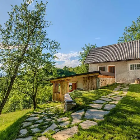 بيت للعطل Nature Hideaway Homes With Sauna - One Bedroom Slap ob Idrijci