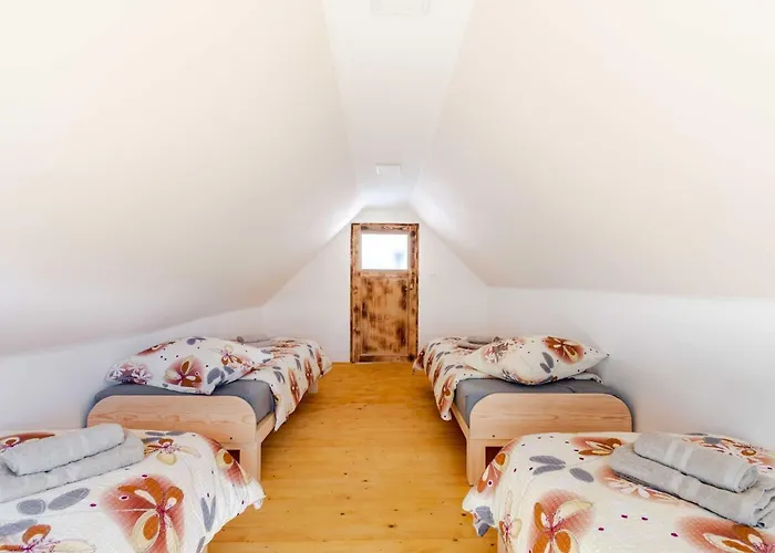 Nature Hideaway Homes With Sauna - One Bedroom Slap ob Idrijci