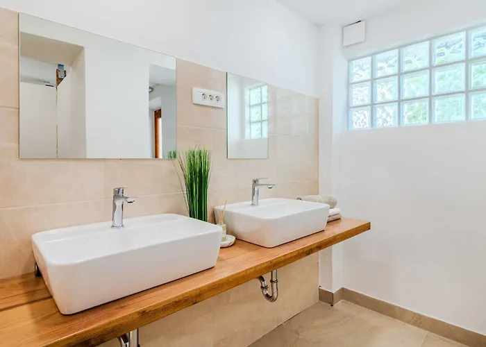 Nature Hideaway Homes With Sauna - One Bedroom Vakantiehuis *